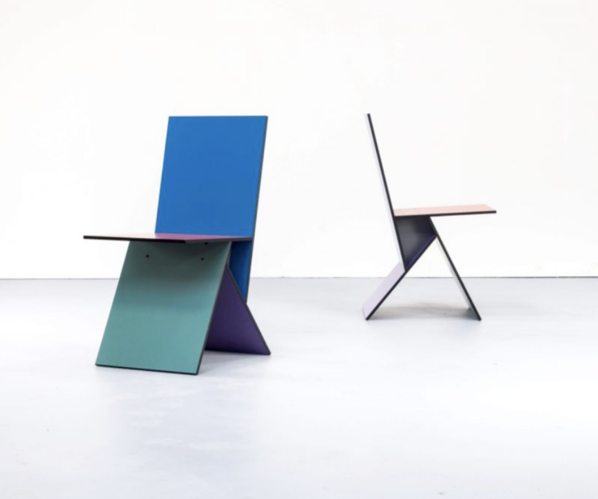 Parmi les meubles vintages Ikea recherchés, cette chaise colorée Verner Panton.